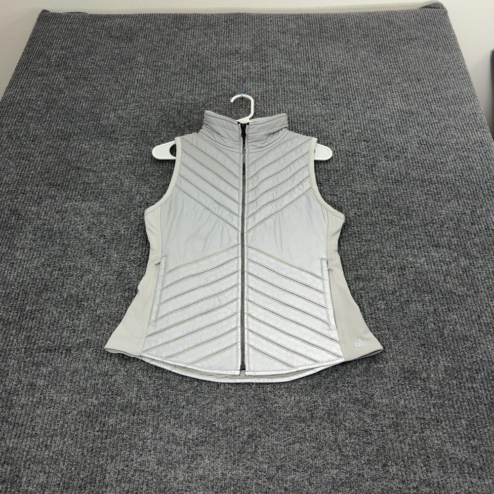 Alo Yoga Vest Womens S‎ Silver Metallic Quilted Full Zip Mock Neck Athleisure